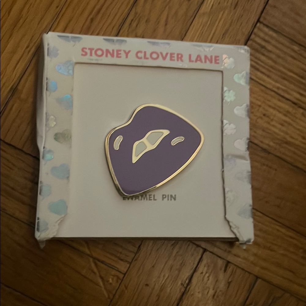 Lip Pin for Bag